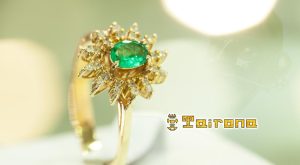 Anillo con Esmeralda Colombiana y Diamantes. Joyería Tairona