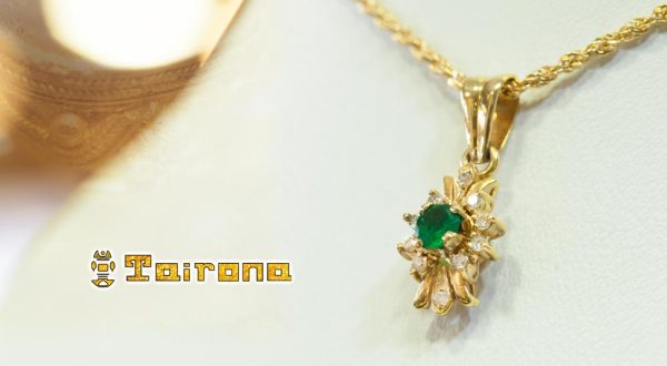 Dije en oro de 18k con Esmeralda y Diamantes