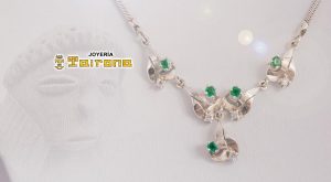 Gargantilla en plata con Esmeraldas.